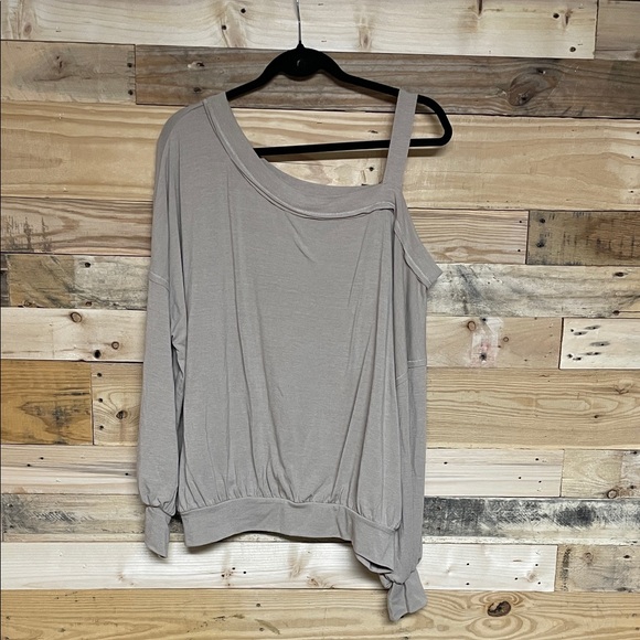 In Loom size Large Lightweight Tan Color Off The Shoulder Terry Cloth Sweatshirt